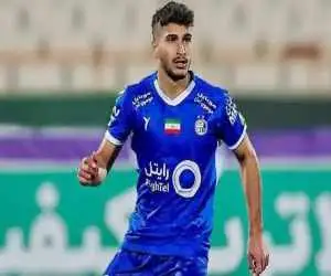 نقش جدید یک بازیکن در استقلال  -  مدافع راست آبی ها به قلب خط دفاع می رود؟