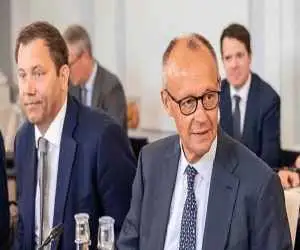 هشدار از آلمان به ترامپ؛ جنگ با ایران را تمام کن  -  ما در پمپ بنزین ها داریم عواقب این جنگ را می بینیم