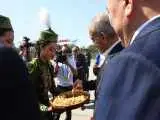 سوغاتی  محلی برای پزشکیان در بدو ورود به قرقیزستان  -  ویدئو