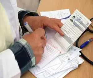 بیمه ها حق بیمه را می گیرند اما مطالبات پزشکان را ماه ها نمی پردازند  -  علوم آزمایشگاهی یکی از اجزای تعیین کننده نظام سلامت هستند