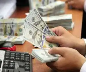 افزایش قیمت دلار در بازار آزاد  -  صعود دلار تا کی ادامه دارد؟