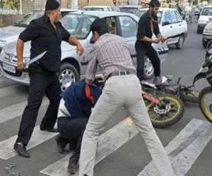 درگیری و قمه کشی بر سر رانندگی خودرو -  2 برادر دستگیر شدند