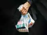 معاون وزیر بهداشت: افزایش قیمت دارو اجتناب ناپذیر، اما هم مردم ناراضی اند هم صنعت  -  هلدینگ های دولتی دارو باید در شرایط بحران بیشتر نقش آفرینی کنند