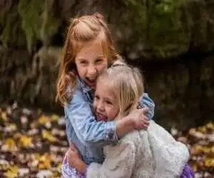 فرزند شما خیلی زود متوجه تفاوت ها می شود -  چگونه می توانید از سنین پایین به او نرمش و مدارا کردن را بیاموزید؟