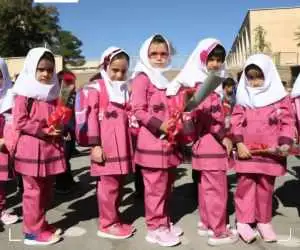 خرید لباس فرم مدرسه اجباری نیست  -  کم کردن هزینه لباس با کمک هنرستانی ها