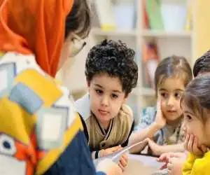 کودک را از چه سنی به مهد بفرستیم که آسیب نبیند؟  -  کودک در این سن نمی تواند اتفاقات ناخوشایند را برای مادرش تعریف کند