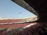 عکس -  تیپ خاص هوادار پرسپولیس در ورزشگاه