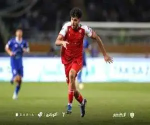 تصویر  -  واکنش مدافع پرسپولیس به مصدومیت جالب در حمام