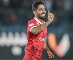 پیشنهاد خارجی برای ستاره پرسپولیس رسید  -  تصمیم مهم مدیران باشگاه برای نیم فصل