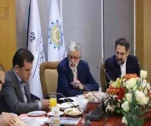 حدادعادل: زبان، موجود زنده  و آسیب پذیر است