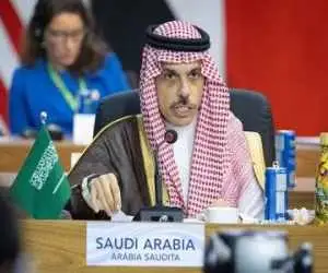 بن فرحان: اختلال در تنگه هرمز، بر کل اقتصاد جهانی تأثیر می گذارد