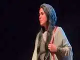 نوید محمدزاده رفت، خانم بازیگر و در آغوش کشیدن او دردسرساز شد  -    حاشیه های ادامه تئاتر آرش