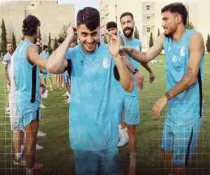 ستاره جوان استقلال 10 زندانی را آزاد کرد