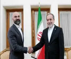 لحظه استقبال عراقچی از رئیس اتحادیه میهنی کردستان عراق  -  ویدئو