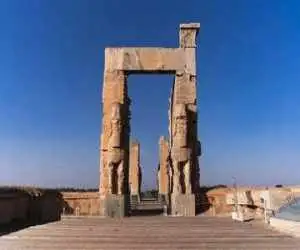 درخواست از رییس جمهور:  تخت جمشید را نجات دهید