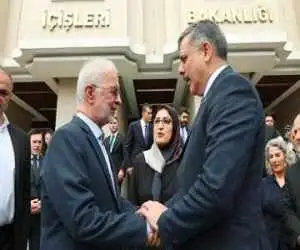 پیام وزیر کشور ترکیه پس از دیدار با اسکندر مومنی -  تاکید بر منحل شدن پ ک ک و پژاک