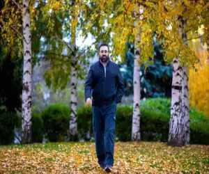 ویدیو  -  نخستین تصویر از پیکر شهید لاریجانی بعد از شهادت؛ لبخند ماندگار شهید مرتضی لاریجانی