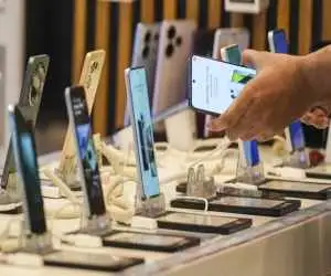 کاهش قیمت تلفن همراه در بازار؛ موبایل های بالای 600 دلار هم ارزان شد؟
