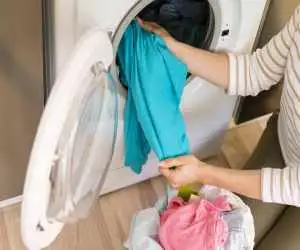چرا لباس داخل لباسشویی بوی بد می دهد؟  -  دلیل بوی بد لباس بعد از شستشو در لباسشویی