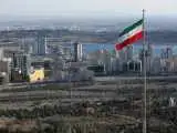 درفشی که به سینه می فشارم