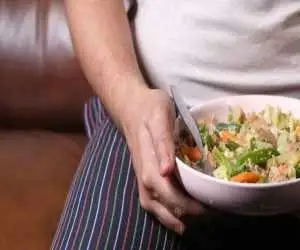 هشدار یک متخصص تغذیه: با توصیه فامیلی آمپول  لاغری نزنید  -  چاقی همیشه با اصلاح رژیم درمان نمی شود