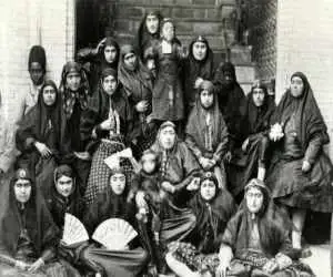 مظفرالدین شاه بعد از مرگ ناصرالدین شاه به زنان حرم سرا که گریه می کردند دستور داد...