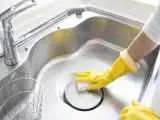 بوی بد سینک ظرفشویی را چگونه از بین ببریم ؟ ؛ چند راه حل  ساده برای رفع بوی بد سینک آشپزخانه