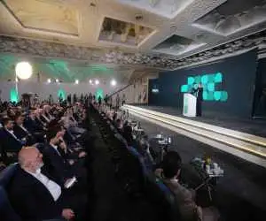هشدار وزیربهداشت درمورد مصرف بی رویه آنتی بیوتیک  -  شعار (ایران سلامت می ماند) نمایش تاب آوری صنعت داروست