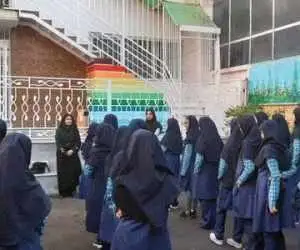 استقرار زنان پلیس مقابل مدارس دخترانه تهران