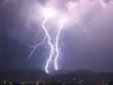 برخورد صاعقه در داراب یک فوتی و یک مصدوم بر جای گذاشت