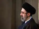 آیت الله سید مجتبی خامنه ای هنگام تدفین رهبر شهید حضور داشتند  -  همان شب من ایشان را دیدم و شکر خدا در صحت و سلامت کامل بودند