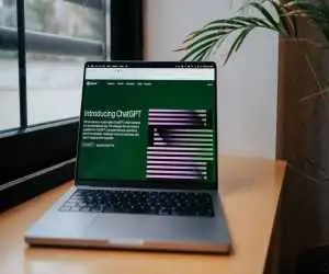 مدل جعلی chatgpt در سایت رسمی openai  -  این نسخه شما را به نصب بدافزار هدایت می کند