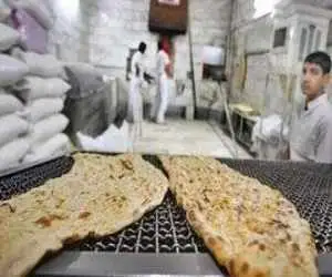 واکنش کاربران به گرانی  نان -   ما که خیلی وقته سنگک معمولی را دانه ای 60 تومن می گیریم