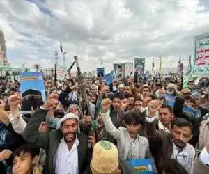 رویترز: عربستان مهیای یک حمله بزرگ می شود - ریاض در پی باز کردن گلوگاه دریای سرخ -  بسیج بیش از 100 هزار نیروی یمنی - دو گزینه ریاض برای باب المندب
