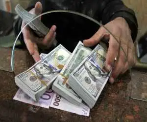 دلار در بانک ها چند فروخته می شود؟  -   اسامی بانک ها و شرط اصلی برای خرید ارز