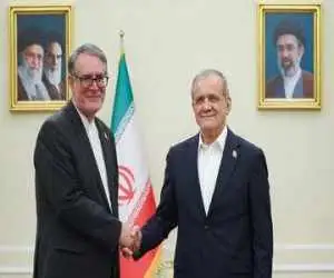 حمیدرضا دهقانی پوده سفیر جدید ایران در امارات متحده عربی شد -  او پیش از عزیمت به ابوظبی با پزشکیان دیدار کرد