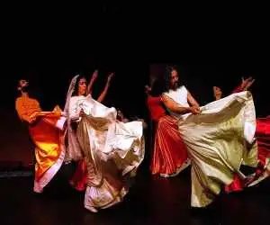 نمایش (رقص 3 ) روی صحنه تماشاخانه های تهران + ویدئو