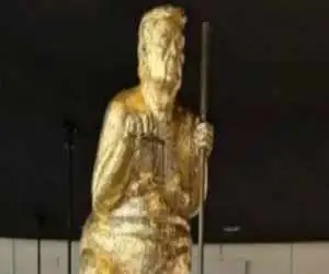 رونمایی از مجسمه جنجالی ترامپ با عنوان طاعون نارنجی + عکس