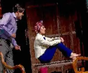 تماس بدنی و در آغوش گرفتن زن و مرد نامحرم روی صحنه  -  عادی سازی یا هنجارشکنی؟