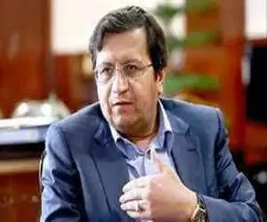 همتی: روند دلار کاهشی شده -  هیچ کس نگران تامین کالاهای اساسی نباشد