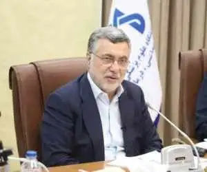 تقدیر روزنامه جمهوری اسلامی از وزیر بهداشت  -  او تلاش می کند مشکل کمبود دارو را برطرف کند