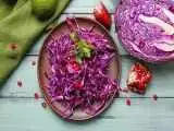 برای مهمانی پاییزی چه سالادی درست کنیم؟ دستور سالاد کلم و انار