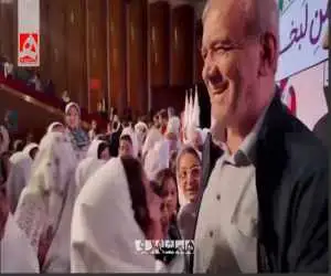 دختر دانش آموز به پزشکیان: (می شه بغلت کنم؟)؛ پزشکیان: دوستت دارم  -  ویدئو