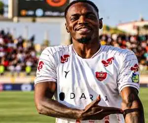 پرسپولیس دیگر ول کن صدر جدول نیست  -  برد درخشان قرمزهای پایتخت با درخشش فوق ستاره ها