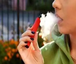 به آمار رسمی صفرشدن مصرف ویپ در مدارس توجه نکنید  -  مشاهدات میدانی چیز دیگری می گوید