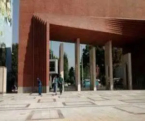 تب کامپیوتر در بین رتبه های برتر کنکور؛ توصیه رئیس دانشگاه شریف به داوطلبان