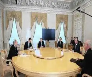 کرملین: گفتگوی سازنده ای میان پوتین و فرستاده آمریکا انجام شد
