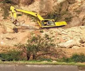 جولان دوباره ماشین  آلات در حریم استحکامات تاریخی گلسرک  -  نگرانی از آسیب به تونل های دست کند