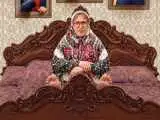 نجات مِهر سینمای ایران به مدد (زن پوشی) رضا عطاران در افتتاحیه استخر زنان -  سهم 217 میلیاردی (خانوم والده) از فروش 340 میلیاردی یک ماهه