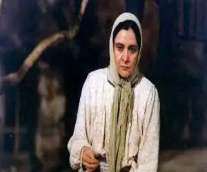 گلاب آدینه روی صحنه هم دخترش را تربیت کرد!  -  ببینید